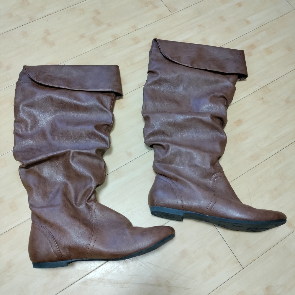 🤠Lower East Side 🤠 Boots! Good condition 👏👏👏 brown knee high size 9W